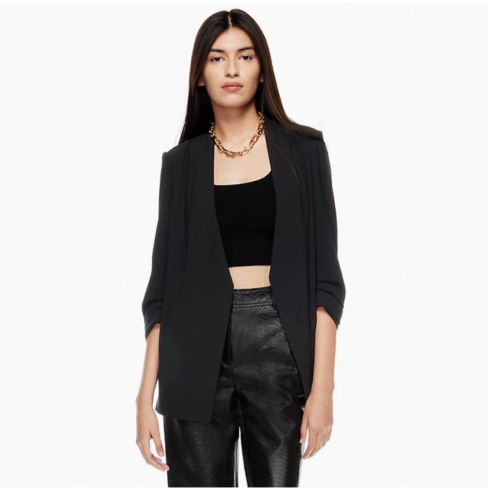 Aritzia Babaton Power Hip Blazer Open front Black blazer Size 2